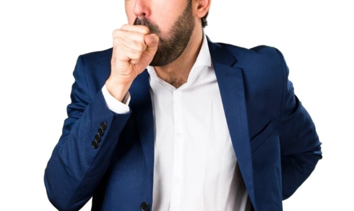 Tosse (imagem ilustrativa) - Foto: Luis Molinero | Freepik
