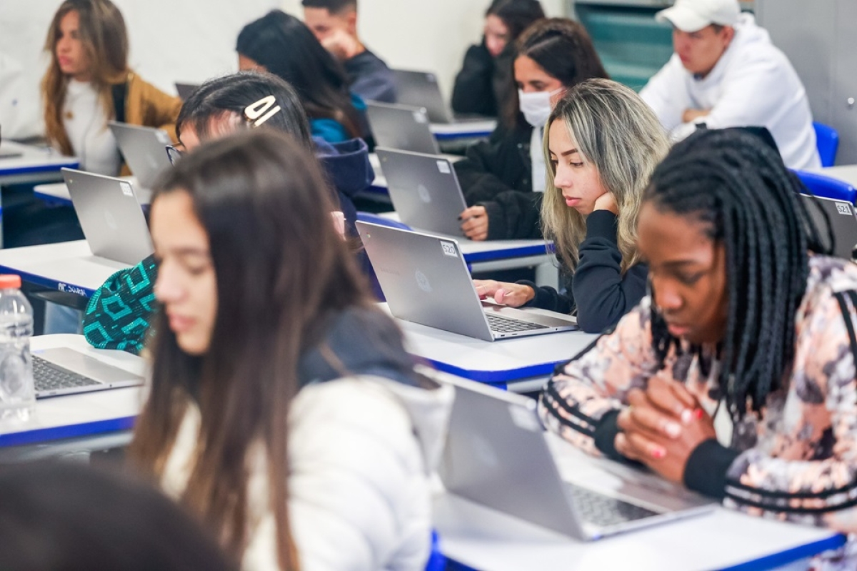 As novas regras para o Ensino Médio já começam a valer em 2025, com carga horária mantida e foco na formação básica  - Foto: Flávio Florido/Seduc-SP