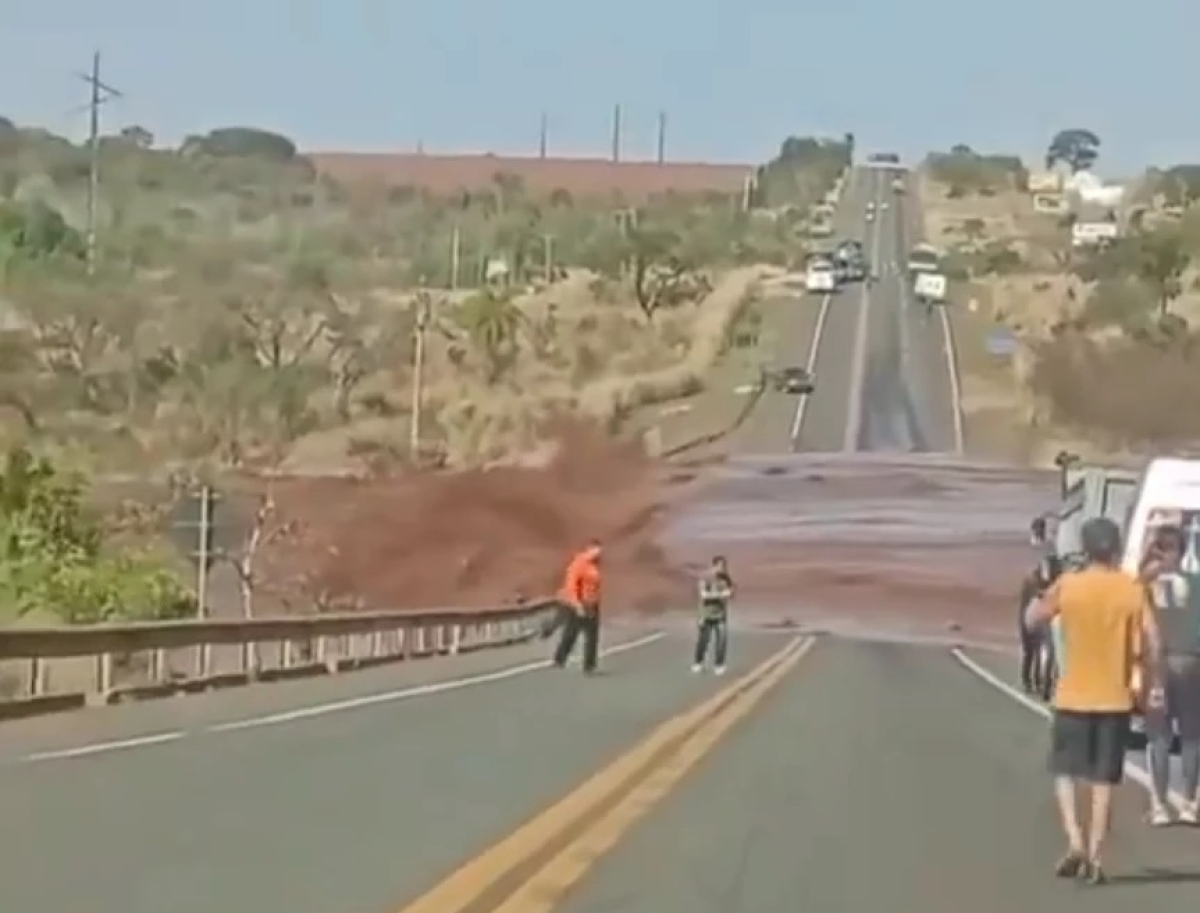 Barragem se rompeu em condomínio de Campo Grande, em Mato Grosso do Sul - Foto: Reprodução
