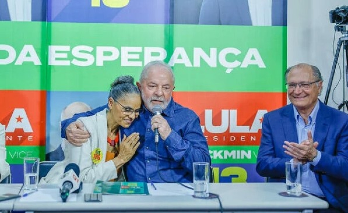 Lula abraça Marina Silva -Foto: Ricardo Stuckert
