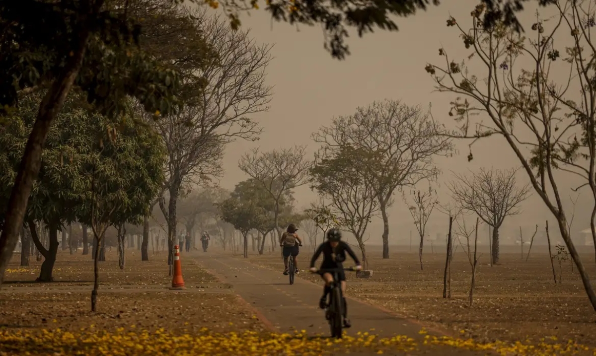Brasília (DF), 25/08/2024 - Brasília amanhece encoberta por fumaça causada por incêndios florestais dos últimos dias - Foto: Marcelo Camargo/Agência Brasil
