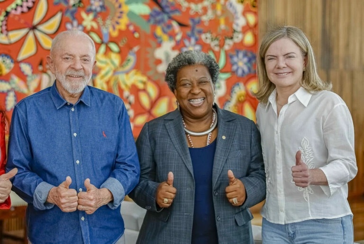 Presidente Lula, ministra Macaé Evaristo e presidente do PT, Gleisi Hoffmann - Foto: Ricardo Stuckert / PR

