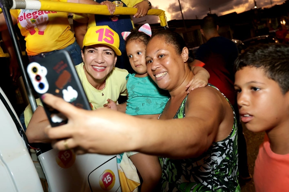 "Estou pronta para liderar a mudança que os aracajuanos tanto desejam", afirma a delegada Danielle - Foto: Marcio Dantas/Ascom Delegada Danielle Garcia
