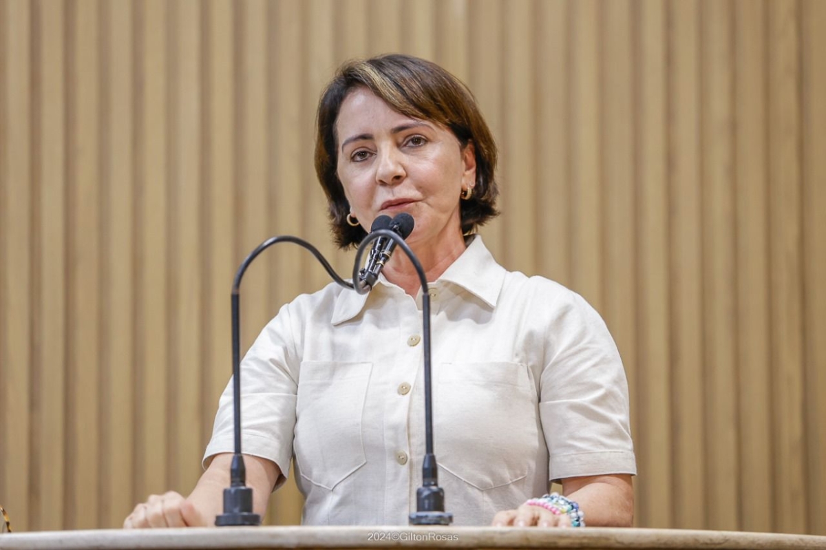 Emília Corrêa agradece votação no primeiro turno em discurso na Câmara - Foto: Assessoria Emília Corrêa