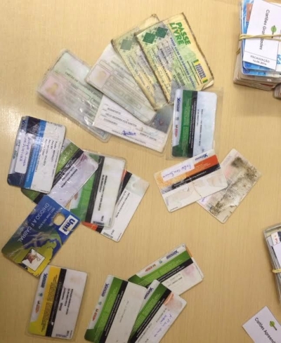 Documentos falsos e cartes de uso ilegal so identificados no transporte pblico de Aracaju (Foto: Assessoria Setransp/Aracaju)