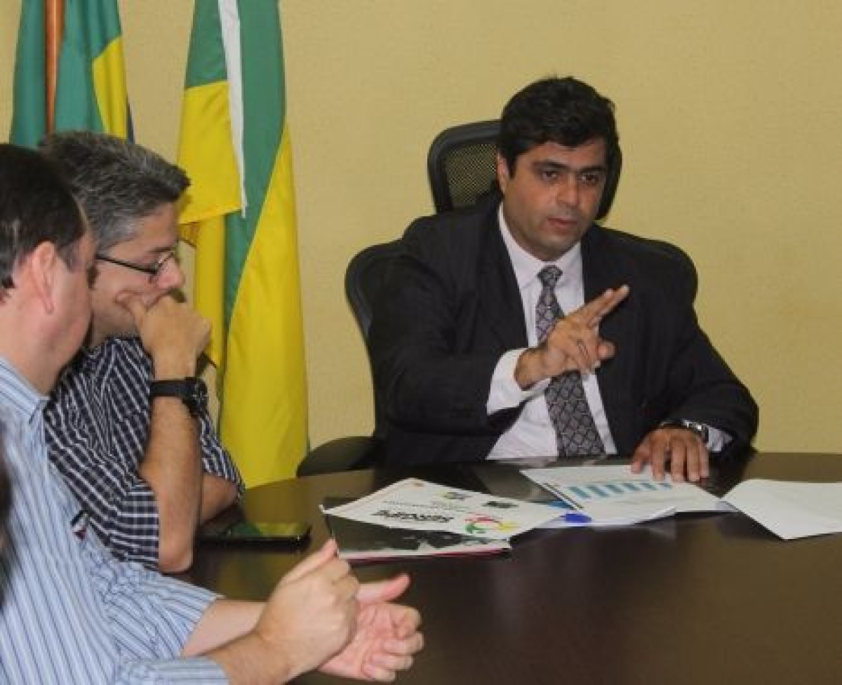 Secretrio discute segurana pblica com representantes de Frum Empresarial  (Foto: SSP/SE)