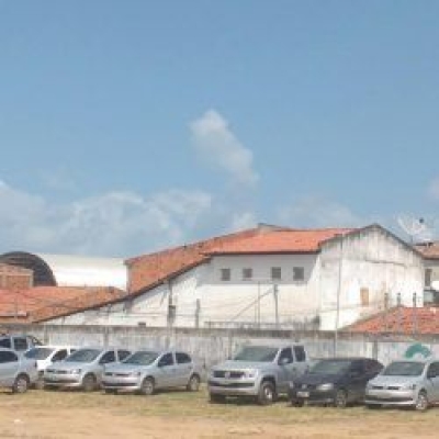 Ao menos 20 viaturas da PM recolhidas ao ptio da Cefap (Foto: Alex Carvalho/Via FaxAju)
