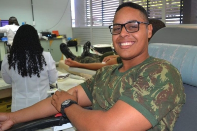 Hemose: militares do Exrcito Brasileiro comemoram Dia do Saldado doando sangue (Foto: SES/SE)