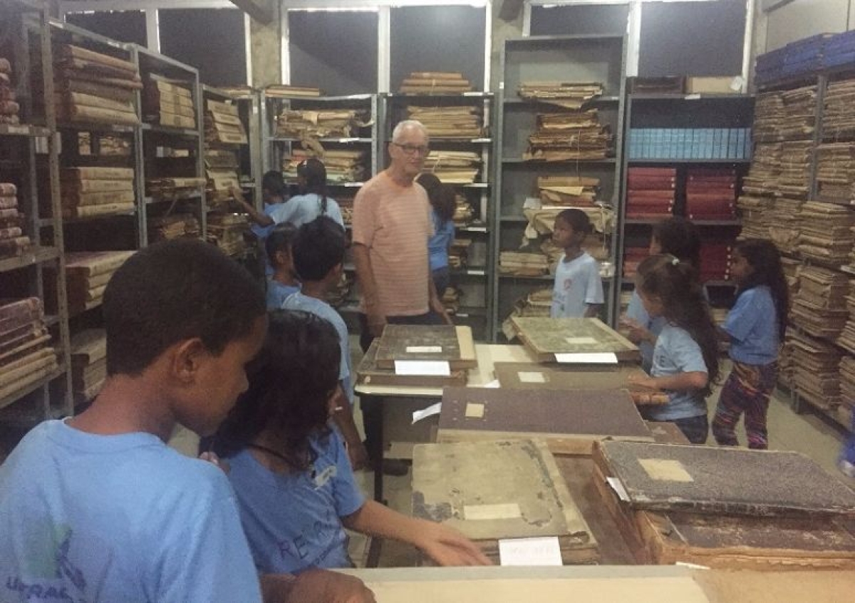 Crian�as atendidas pelo Recriarte comemoram o Dia do Folclore com visita a Bibliotecas (Imagem: DSS/MP/SE)