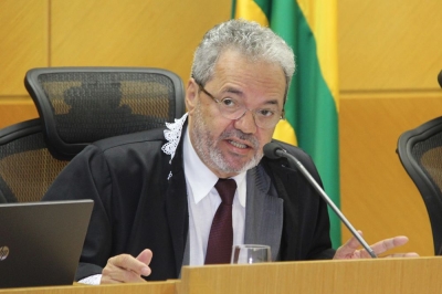 O conselheiro-presidente Cl�vis Barbosa (Foto: Cleverton Ribeiro/TCE/SE)