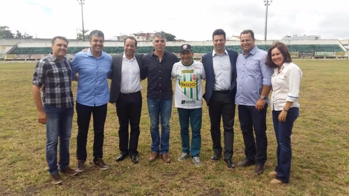 Ministro do esporte visita instala��es esportivas em Lagarto (Imagem: Assessoria Setesp/SE)