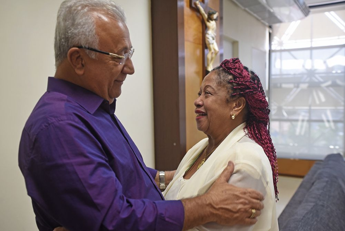 A Secret�ria Especial de Pol�ticas de Promo��o da Igualdade Racial, a desembargadora Luislinda Valois Santos, esteve em audi�ncia com o governador Jackson Barreto, na manh� desta ter�a-feira, 30, no Pal�cio dos Despachos (Imagem: Marcelle Cristinne/ASN)