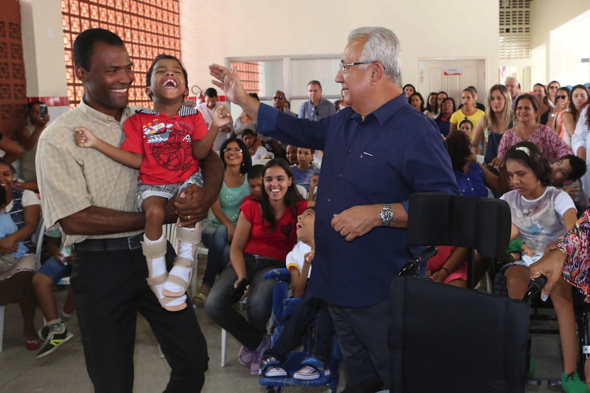 O governador Jackson Barreto entregou, na manh� desta sexta-feira, 02, a reforma e amplia��o das Escolas Estaduais 08 de Julho e Jo�o Cardoso Nascimento J�nior, em Aracaju, totalizando 67 escolas da rede estadual reformadas e ampliadas (Imagem: Jorge Henr