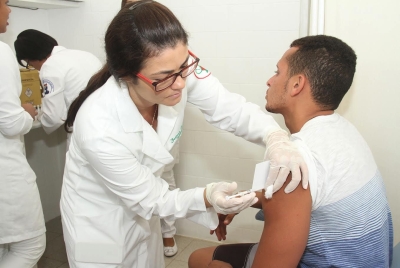 Laranjeiras recebe estudo cl�nico de vacina contra a dengue (Imagem: Evaldo Moura/Assessoria PML)