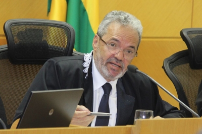 O conselheiro-presidente Cl�vis Barbosa (Imagem: Cleverton Ribeiro/TCE/SE)