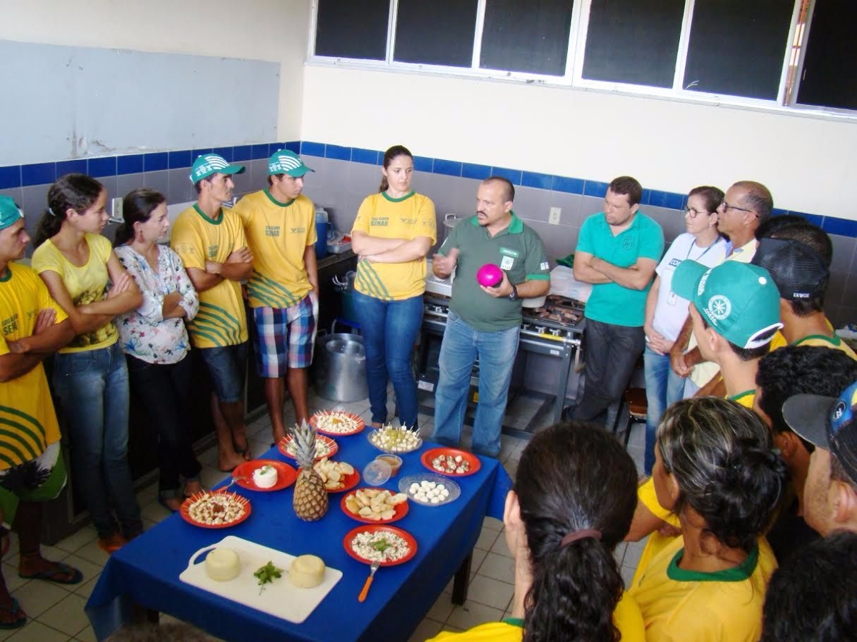 Codevasf e Senar ensinam produtores do sert�o sergipano a confeccionar quitutes a base de leite (Imagem: Codevasf)