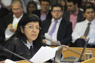 Conselheira Anglica Guimares apresentou relatrio com dados da sua rea de atuao (Imagem: Cleverton Ribeiro/TCE/SE)