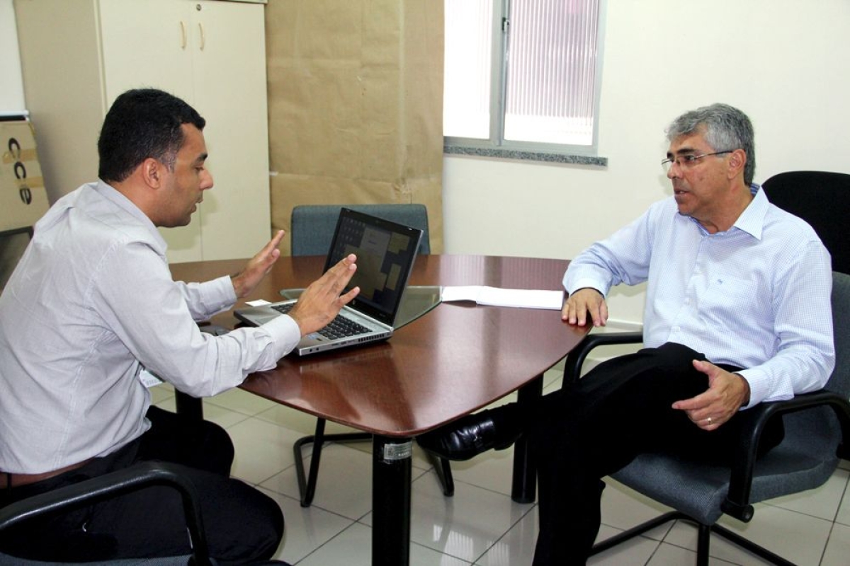 Wagner Alves e Luiz Ucha conversaram na manh desta quinta (Imagem: Victor Ribeiro/Seplag/SE)