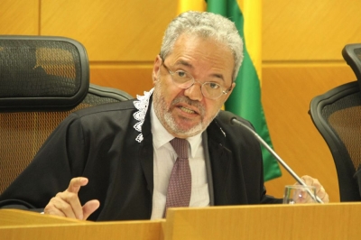 Relatrio foi apresentado pelo conselheiro-presidente Clvis Barbosa (Foto: Cleverton Ribeiro/TCE/SE)