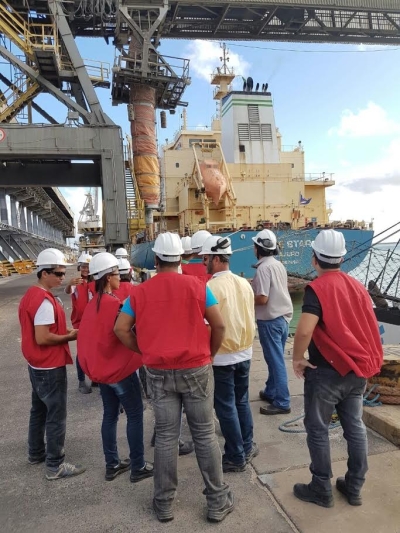 Alunos de curso tcnico em Aracaju visitam o Terminal Martimo Incio Barbosa (Foto: Divulgao/VLI)