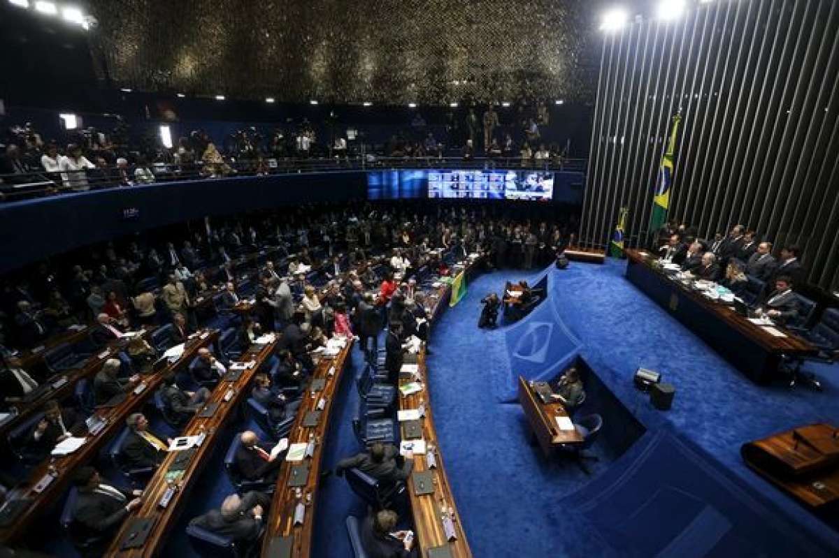Senadores decidem que Dilma Rousseff pode exercer funo pblica (Imagem: Agncia Brasil)