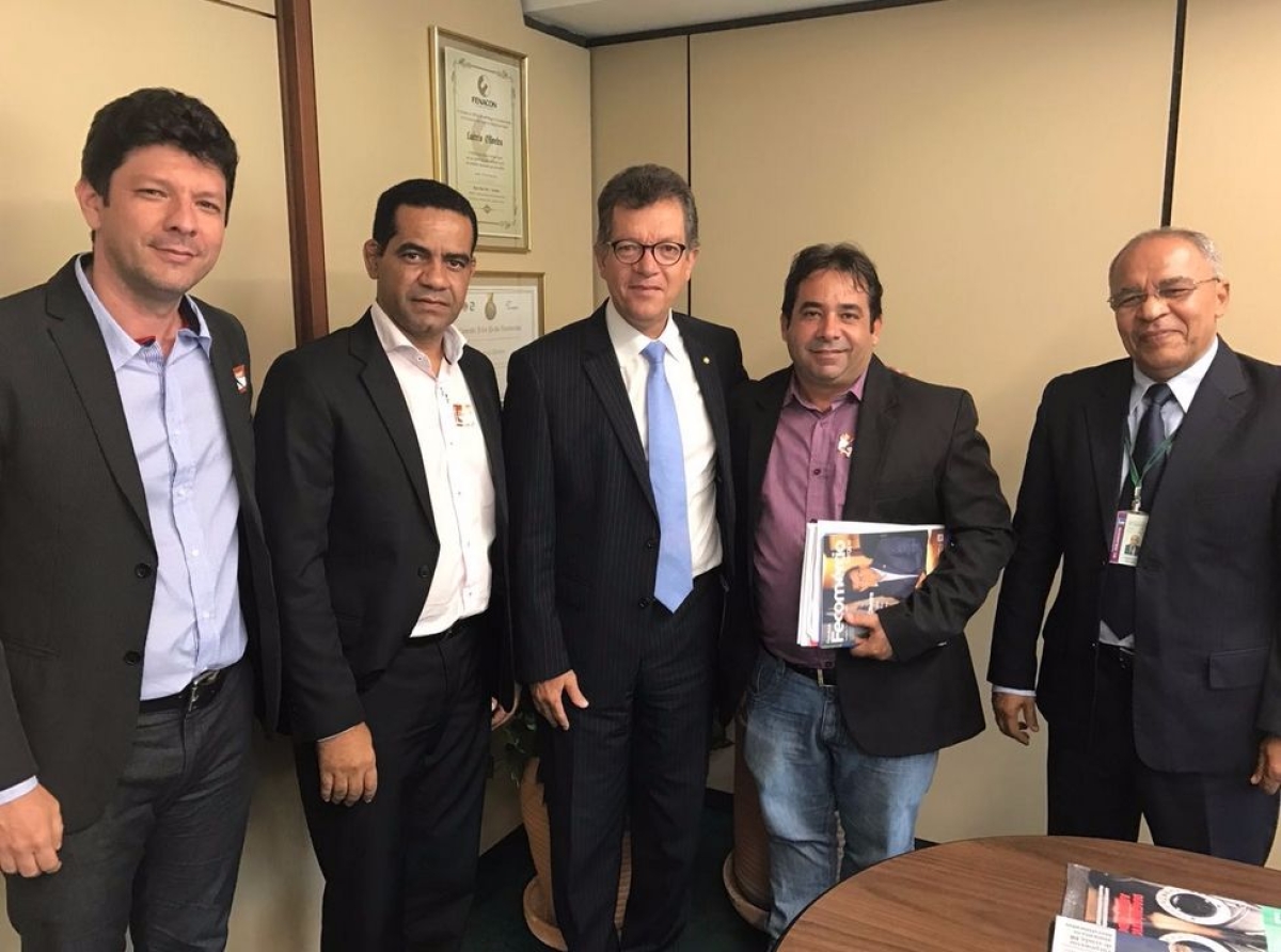 Indiaroba: Prefeito eleito Adinaldo e seu vice Marcos Sertanejo buscam apoio da bancada em Braslia (Imagem: Max Ralin)