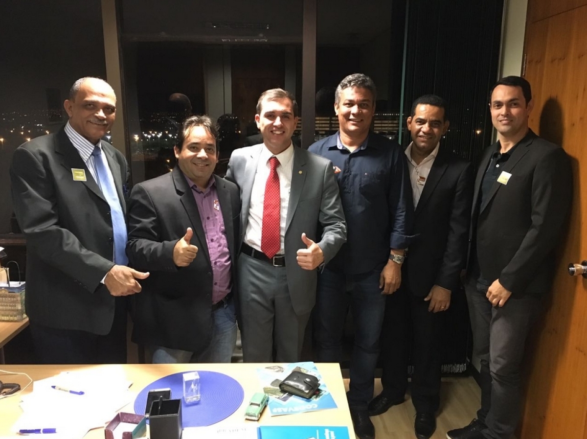 Indiaroba: Prefeito eleito Adinaldo e seu vice Marcos Sertanejo buscam apoio da bancada em Braslia (Imagem: Max Ralin)