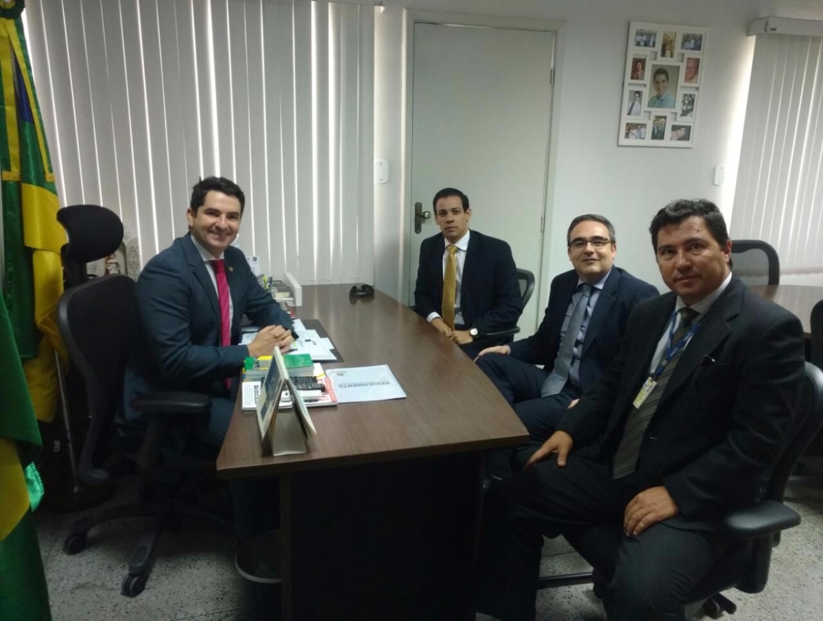 Melhorias para Sergipe: Gustinho Ribeiro se re�ne com representantes da Anatel (Imagem: Assessoria Gustinho Ribeiro)