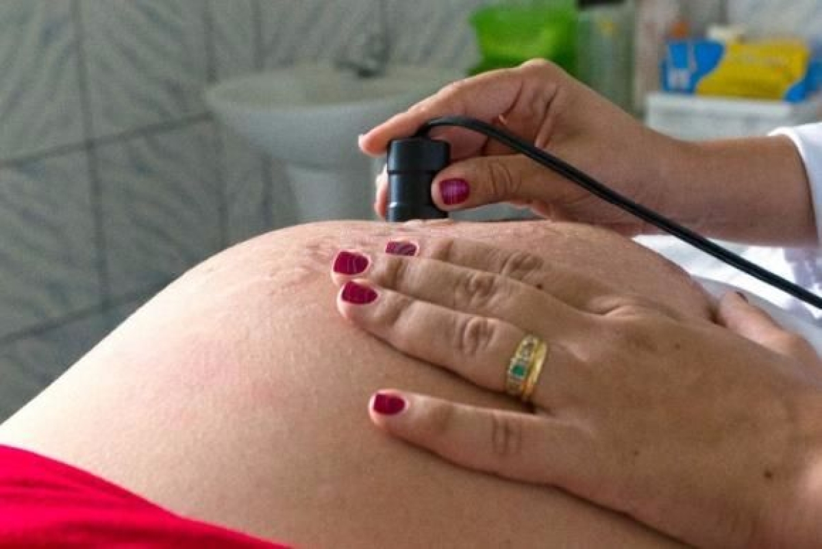 De acordo com o presidente da Sociedade de Pediatria de So Paulo, a ingesto de lcool na gravidez pode levar  Sndrome Alcoolica Fetal, responsvel por m formao do feto, com efeitos a longo prazo (Imagem: Ana Nascimento/MDS/Portal Brasil)